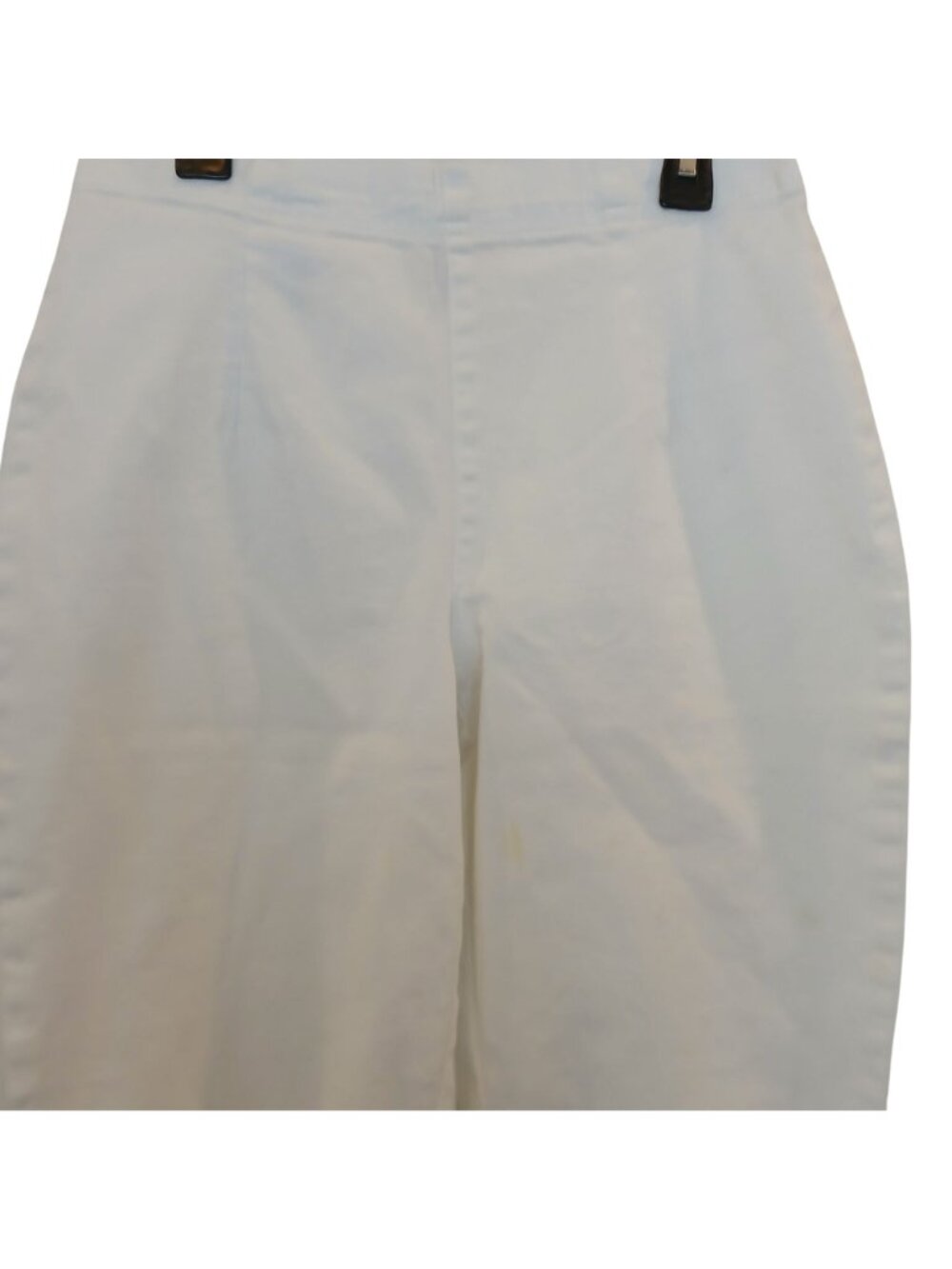 Croft & Barrow Womens White Petite 8P Bermuda Shorts With Button Accents #I-8 - Picture 7 of 8